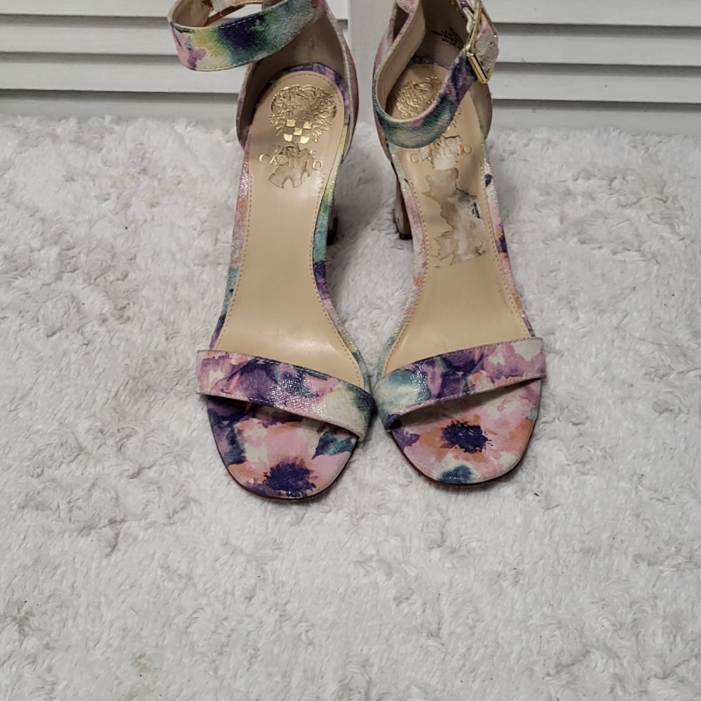 Vince Camuto leather heels size 7M - Picture 2 of 6